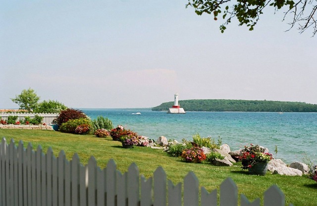 Enjoy our perfect location, ideally situated between San Jose