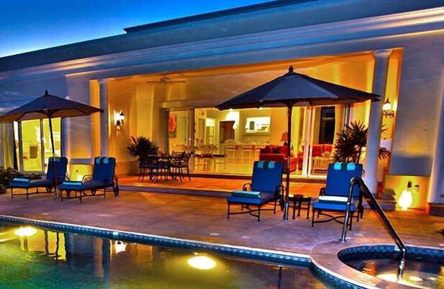 ¡Disfruta de las mejores vacaciones de Navidad en tu lujosa villa de Mazatlán!