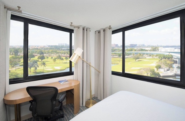 Enjoy the Perks! Free Breakfast, Pool, Free Shuttle from Miami Int'l Airport