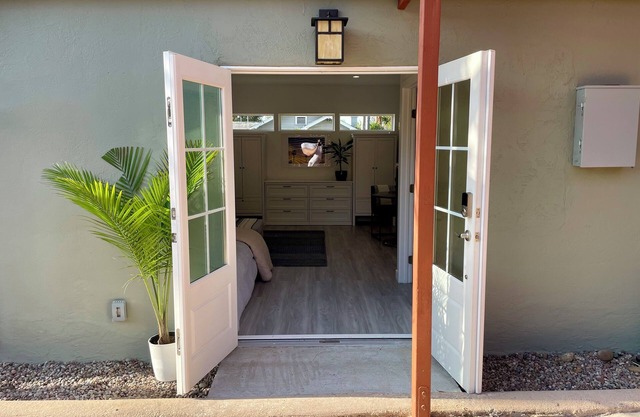 Enjoyable studio with AC in sunny San Diego