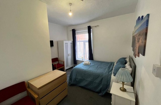 Ensuite Double Room 5mins to the sea