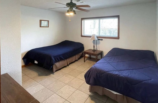 Ensuring a Very Comfortable & Memorable Stay, Near Bull Shoals Dam, Parking