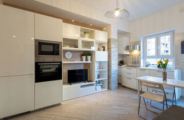 Entire apartment, 8 minutes from Tiburtina station for families or business