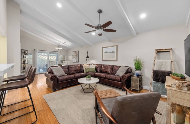 Entire condo in Bakersfield with WiFi, AC