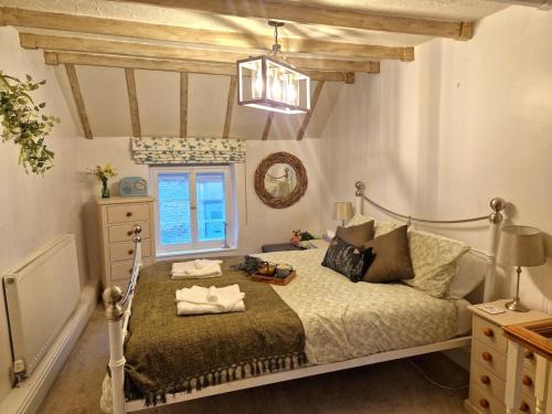 Entire Grade 2 listed cottage in Thornton-Le-Dale