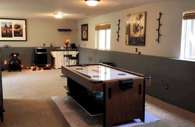 Suite privada en sótano completo en zona residencial