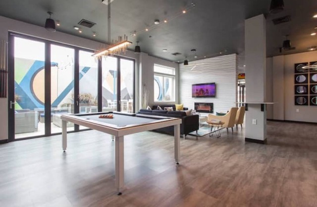 𝐄𝐍𝐓𝐈𝐑𝐄 𝐒𝐓𝐔𝐃𝐈𝐎 𝐋𝐔𝐗 PET Friendly 𝐍𝐞𝐭𝐟𝐥𝐢𝐱 𝐀𝐂 𝐖/𝐃 𝐖𝐈𝐅𝐈