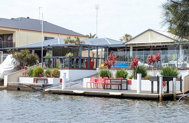 Grand Riviera Forster- Frente al mar, muelle y piscina