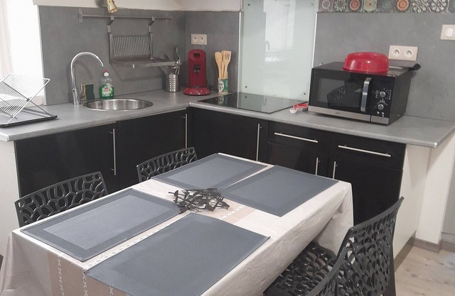 Escale Voltaire, T2 of 32 m2, quiet, CV