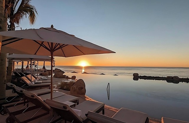 ESCAPE TO LUXURY!! 1BR/2BA OCEAN VIEW-PRIVATE BALCONY-LAZY RIVER-INFINITY POOL!!