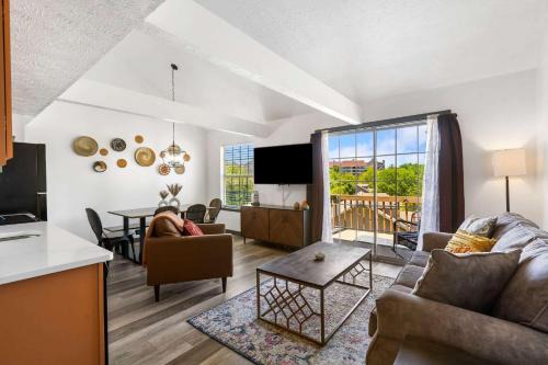 Escape to the Pond View Oasis - Resort Amenities