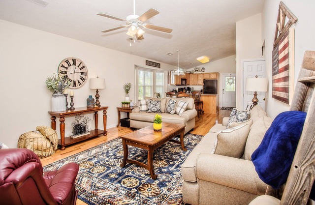 Disfrute de un poco de hospitalidad sureña: ¡a solo un tiro de piedra de toda la diversión!