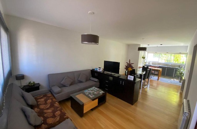 Espacioso departamento 2 dormitorios ubicado en inmejorable zona de la plata