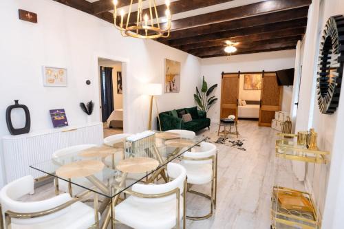 Esplanade Magic 5 Just Minutes By Uber Or Car To French Quarter and 5 mins from Superdome