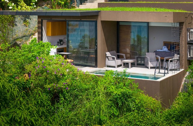 Esquinitas 2 Listen to the waves - watch the sunsets