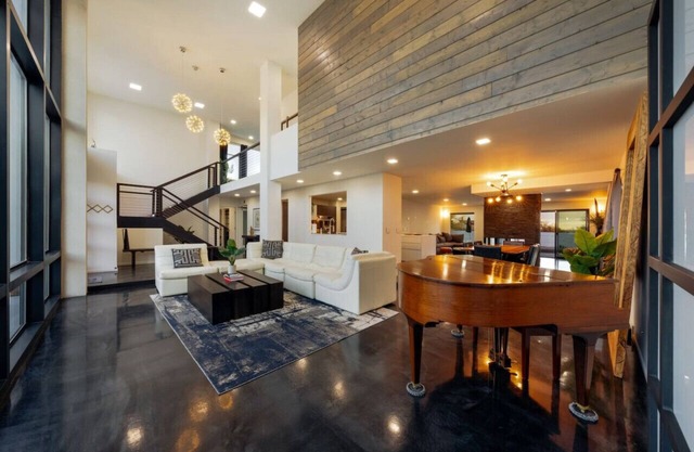 Estate / 7 BR & 5 BA / Home & Guesthouse / 2 Pools