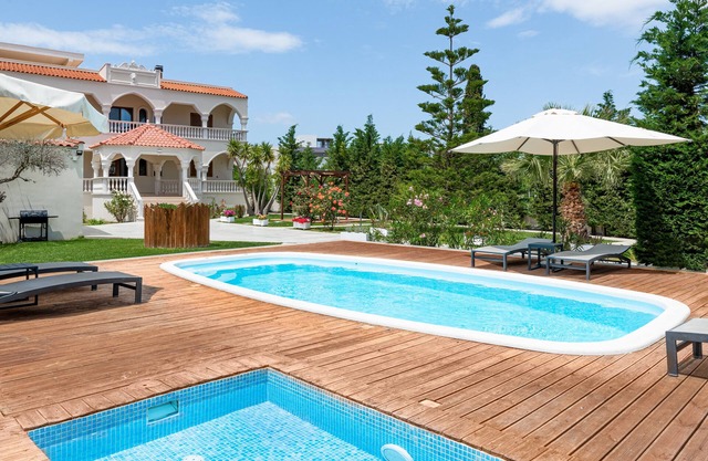 Evelyn Villa con piscina privada hasta 10