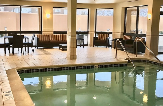 Excellent Choice! 3 Pet-Friendly Units, FREE Parking, Indoor Swimming Pool!