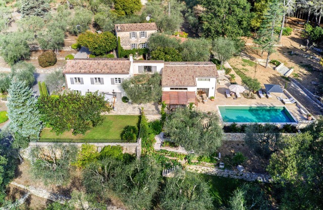Exceptional 4 bed villa in Valbonne, renovated Mas, large pool, enormous grounds