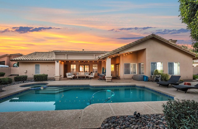 Exceptional Islands Heated Pool/Spa Home! Sleeps 12. 30 Night Min.