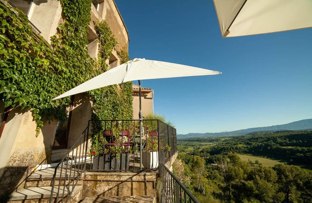 Exceptional view of Mont Ventoux. Charming house, cosy and friendly