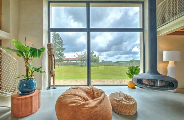 Splendid barn with pool and paddle
