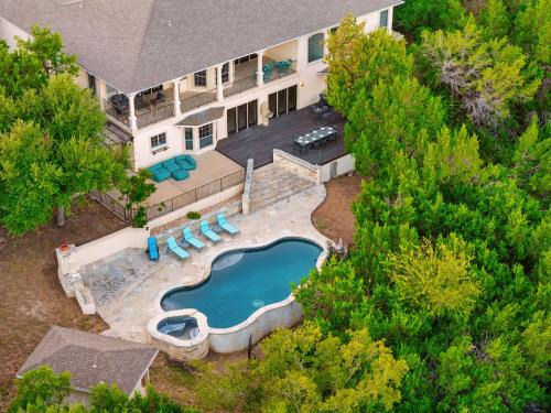 Expansive Lakehouse W Stunning Pool & Views