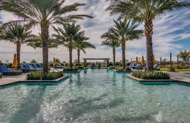 Experience Comfort: Your Ideal Encanterra 2 bed/2bath Townhome Awaits!