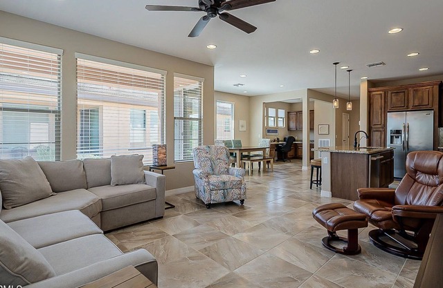 Experience Comfort: Your Ideal Encanterra 2 bed/2bath Townhome Awaits!