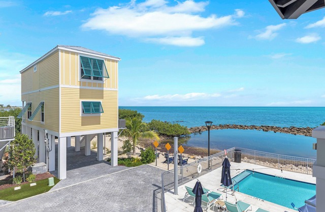 2Bed 2 bath Home with ocean views, in a pet friendly resort,