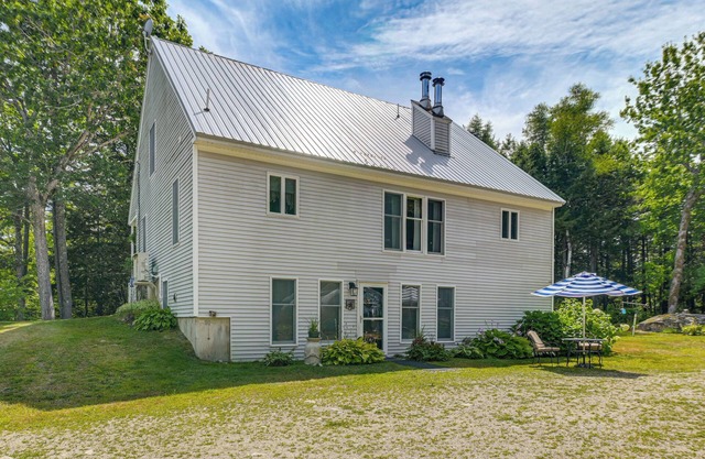 Explore Coastal Maine! Cozy Apt w/ Yard & Garden