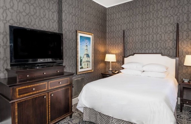 Explore Local Attractions, Just Across Maryland State House