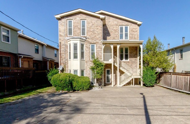 ★Explore Nashville, Hillsboro Village on foot★