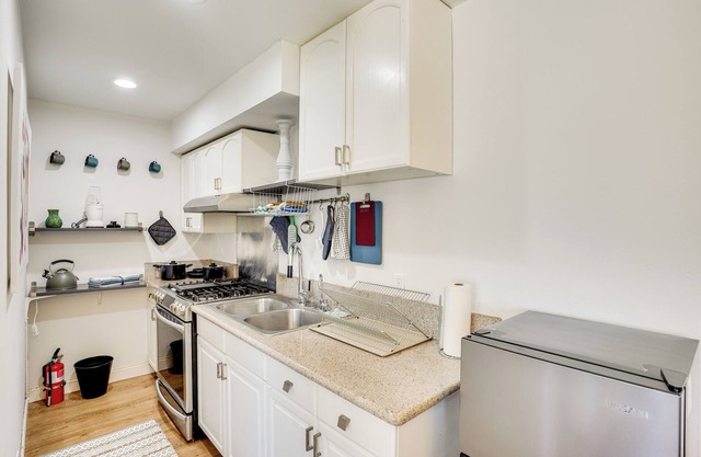 Explore SoCal! Cozy Retreat Near Disney & Beaches