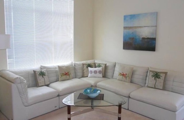 Exquisite Luxury Villa in Marbella Davenport 5BR 3 and half BA by RedAwning