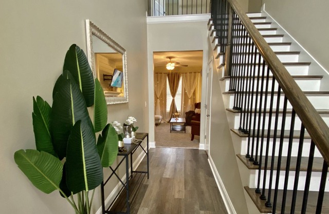 Exquisite New 4BR Home 29 min from Airport