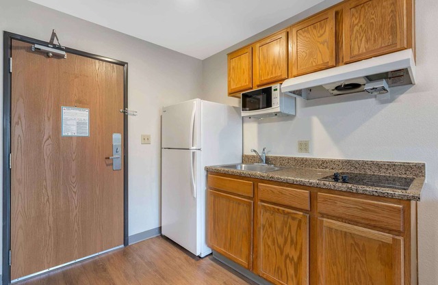 Extended Stay America Select Suites - Orlando - South