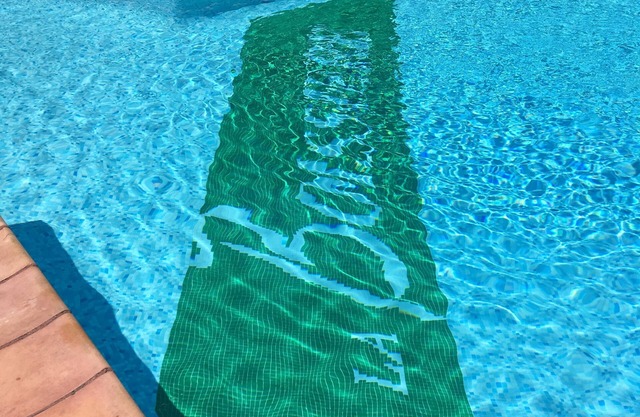 F2 en RDJ Dans Résidence Avec Piscine