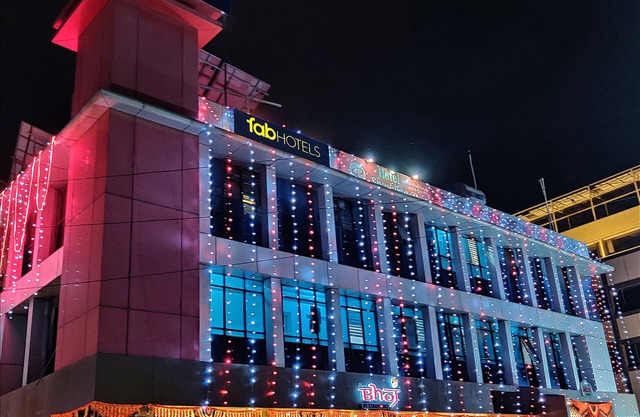 Fabhotel Sparkling Pearl