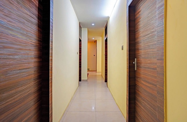 Fabhotel Broad Way Inn