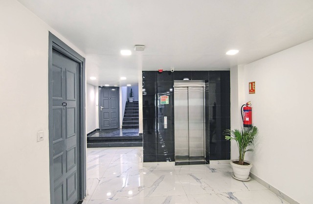 FabHotel Chawla House