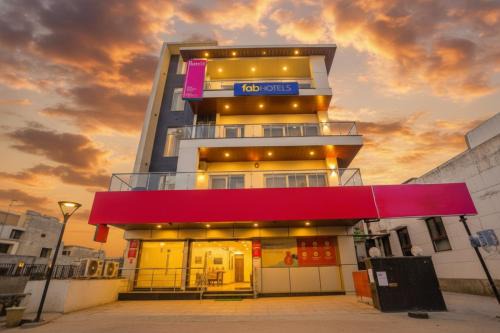 FabHotel F9 Noida Sector 27