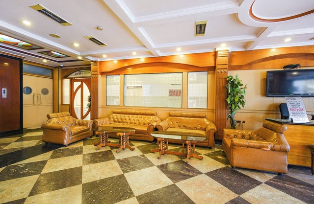 Fabhotel Marjan International