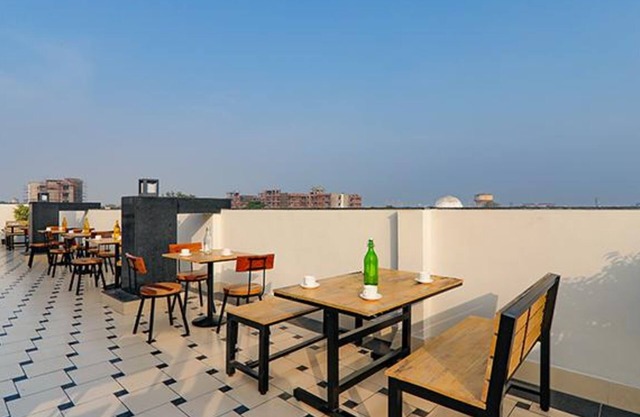 Fabhotel Pratham Inn