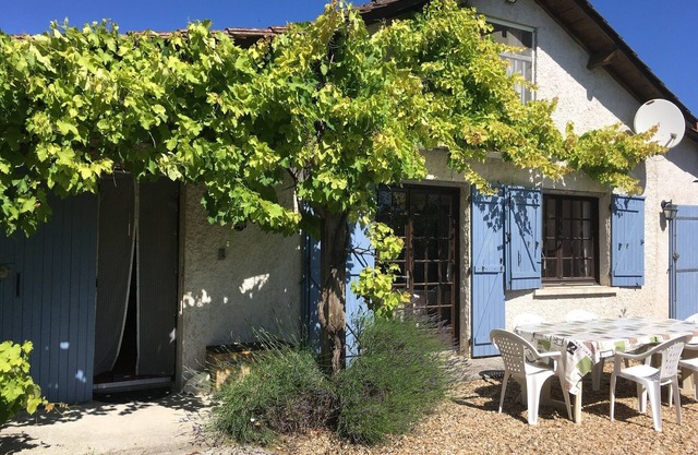 Beautiful French farmhouse and cottage with private heated pool & sauna