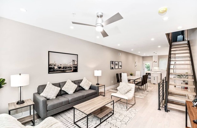 Fabulous Open Concept 4Bedroom w/RoofDeck! Sleep10