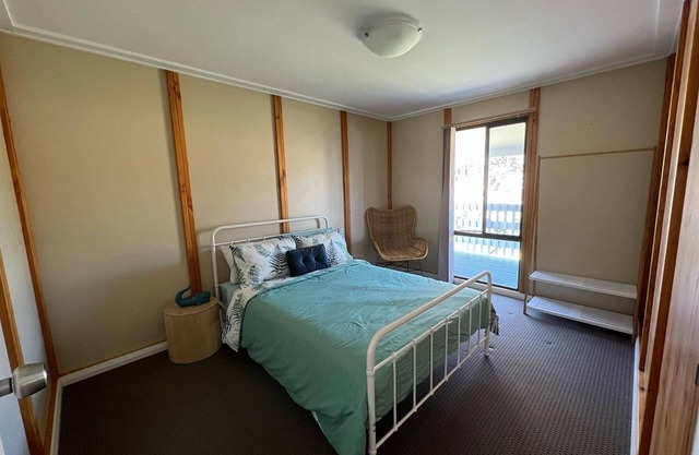 Falcon Beach cottage with ocean views