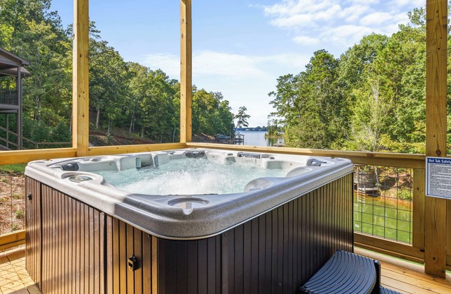 Auburn Game Days! Newly built Home with Hot Tub, Fire Pit, King Beds, Sleeps 12!