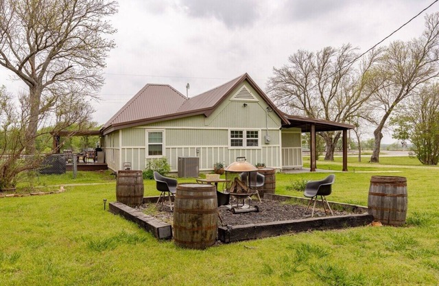 Summertime Railway Station Stay