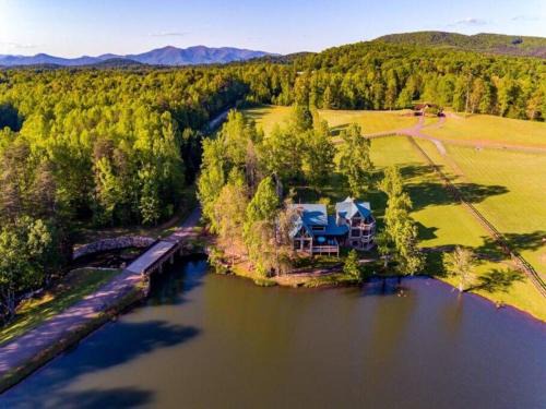 Falling Waters Lodge Lake Front Home & Wedding Venue